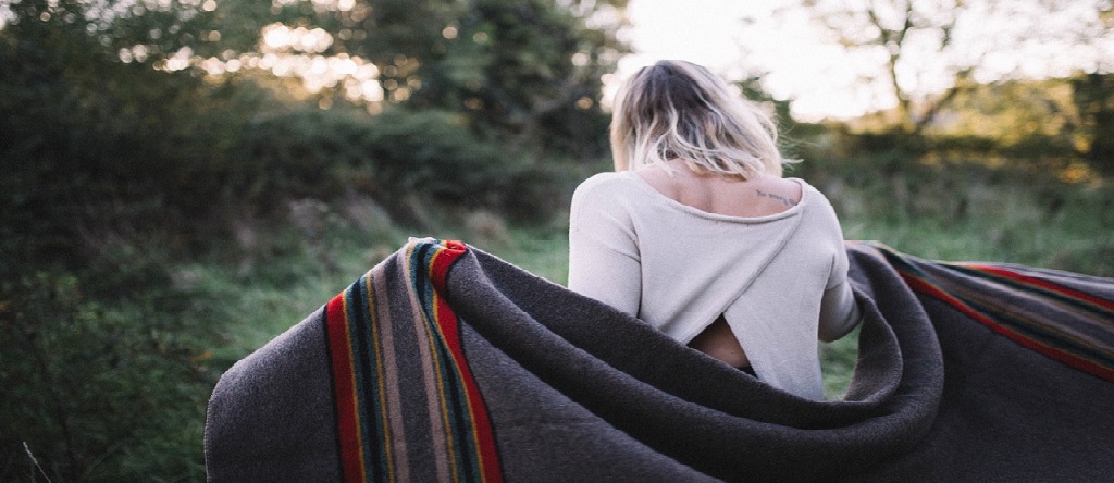 girl with blanket